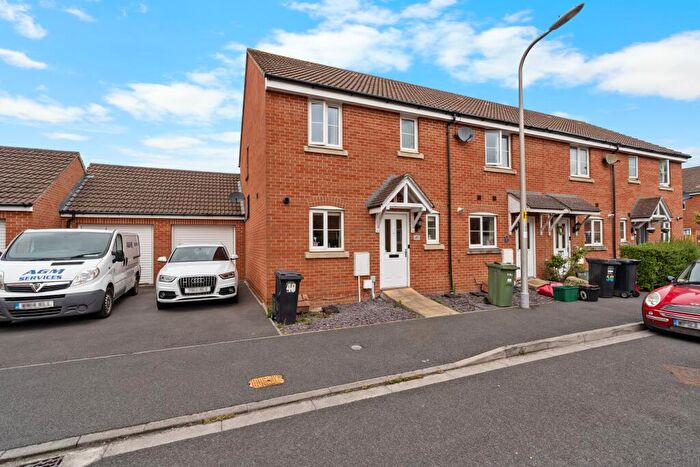 3 Bedroom End Of Terrace House For Sale In Hayward Avenue, West Wick - Garage & Parking, BS24