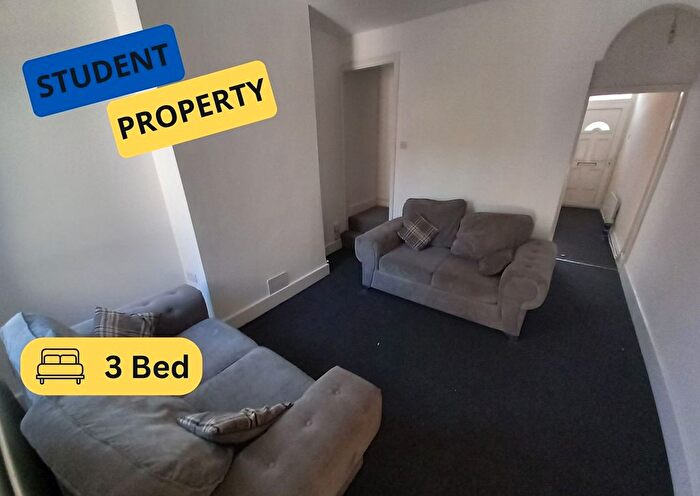 3 Bedroom Terraced House To Rent In Carlton Road, Stoke-On-Trent, ST4