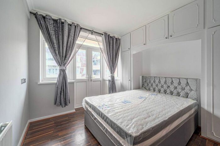 2 Bedroom Flat To Rent In Wellesley Court, Maida Vale, London, W9