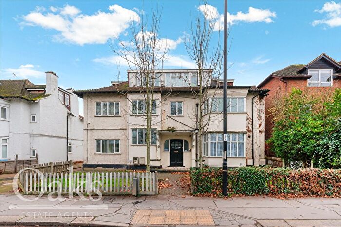 3 Bedroom Flat For Sale In Woodside Green, South Norwood, SE25