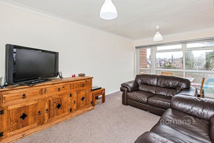 2 Bedroom Flat To Rent In Croxley Rise, Maidenhead, SL6