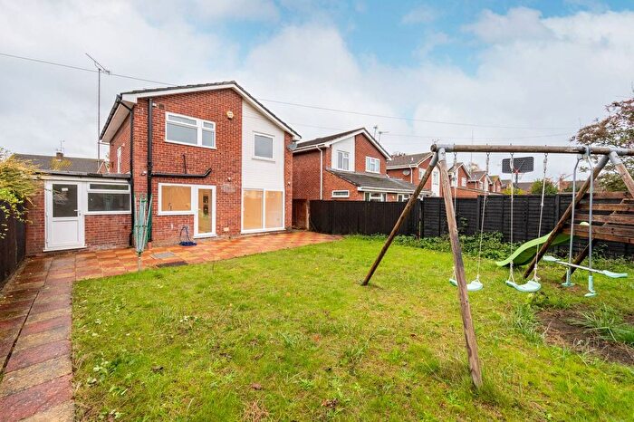 3 Bedroom Detached House For Sale In Cookham Road, Maidenhead, SL6