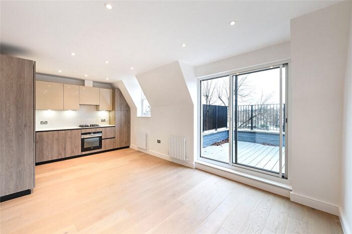 2 Bedroom Flat To Rent In Eardley Crescent, London, SW5