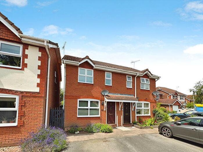 2 Bedroom Semi-detached House For Sale In Norman Keep, Warfield, Bracknell, RG42