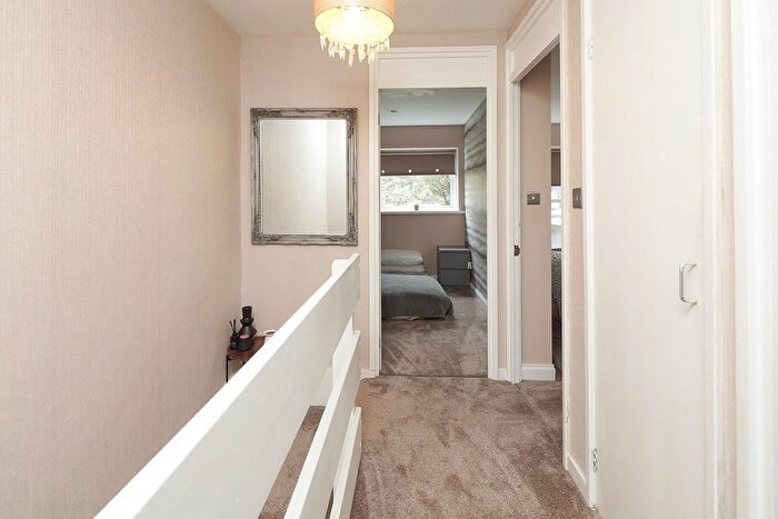 3 Bedroom End Of Terrace House For Sale In Exeter Drive, Marston Green, Birmingham, B37