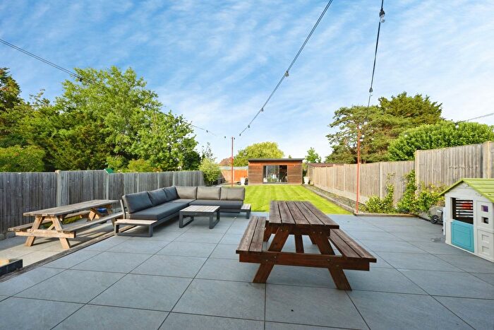 5 Bedroom Bungalow For Sale In Orchard Close, Fetcham, Leatherhead, Surrey, KT22
