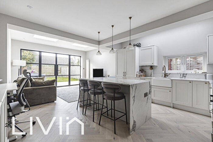 2 Bedroom Flat For Sale In Sydenham Road, Croydon, CR0