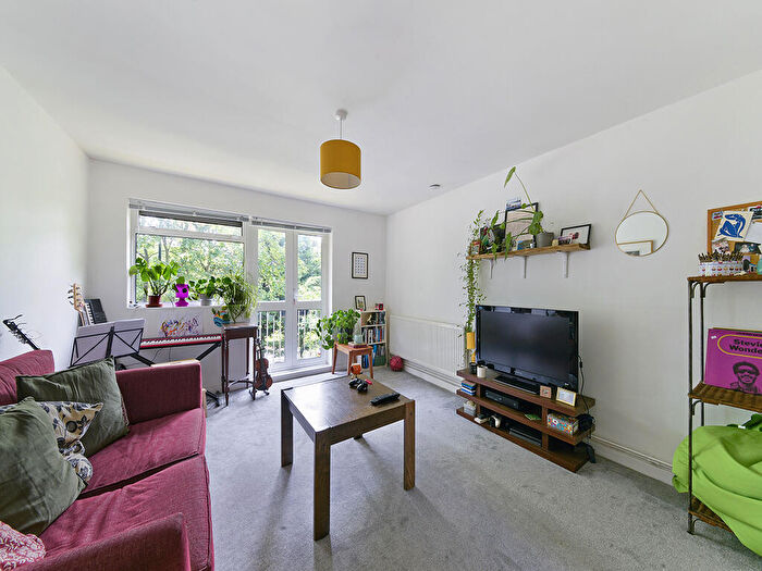 2 Bedroom Apartment To Rent In Bishops Court, Croydon Croydon, CR0