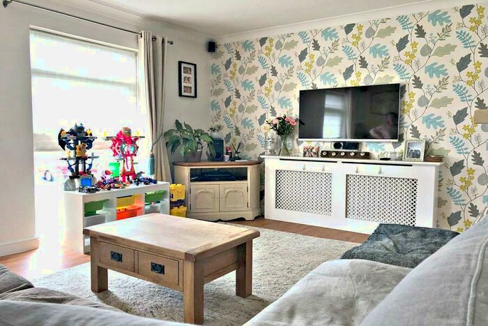 3 Bedroom Semi-Detached House To Rent In Pusey Way, HP14