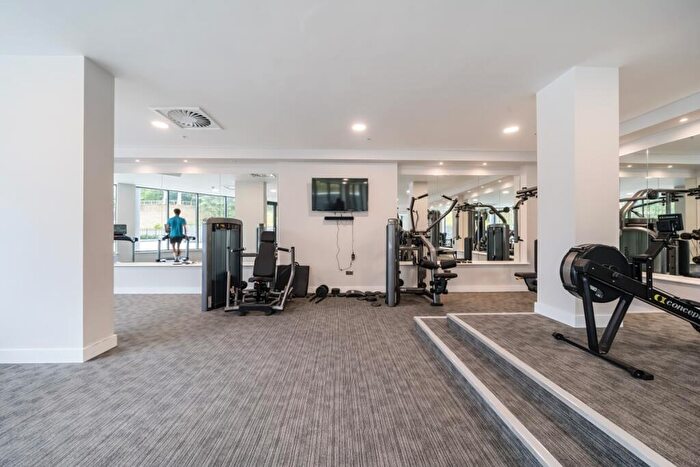 2 Bedroom Flat To Rent In Mast Quay Woolwich, SE18