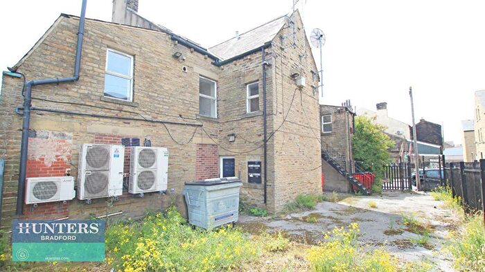 1 Bedroom Apartment To Rent In Leeds Road Bradford, Yorkshire, BD3