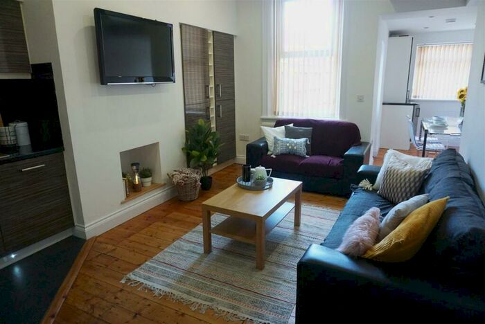 5 Bedroom End Of Terrace House To Rent In Cardigan Terrace, Heaton, NE6