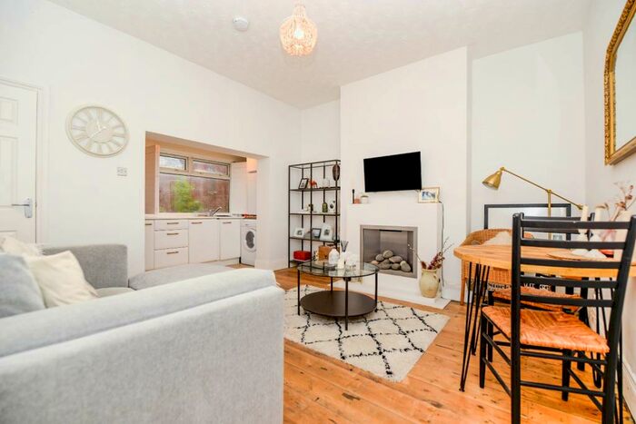 1 Bedroom Flat To Rent In -, Portsmouth Road, Woolston, Southampton, SO19