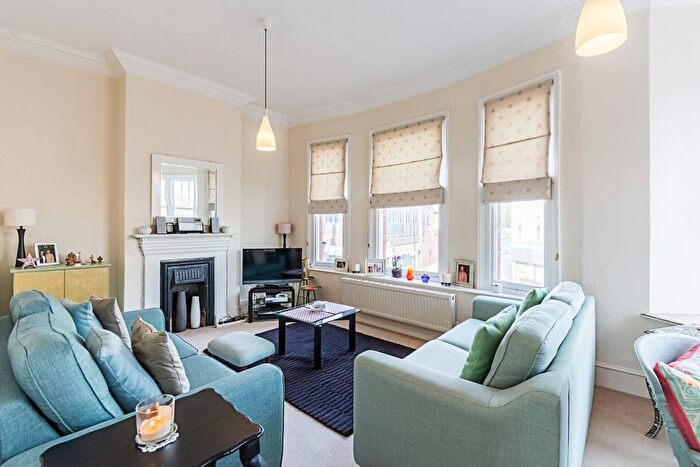 2 Bedroom Flat To Rent In Leeland Road, London, W13