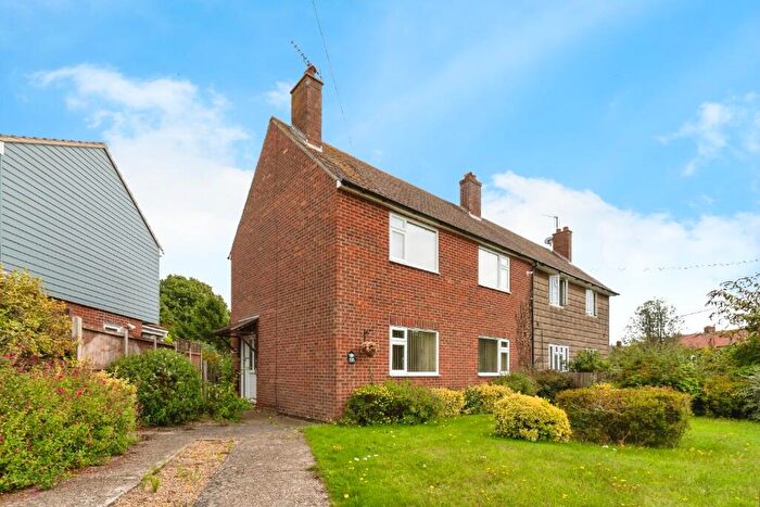 3 Bedroom Semi-Detached House For Sale In De Vere Estate, CO7