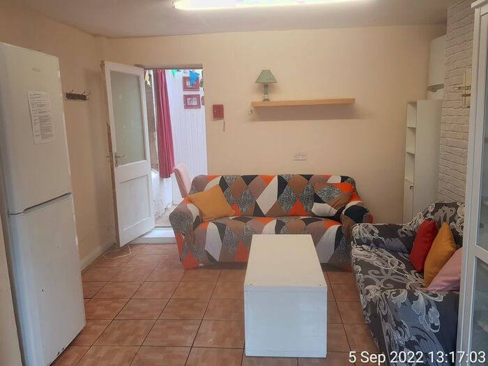 6 Bedroom Semi-Detached House To Rent In St. Marys Road, Oxford, OX4