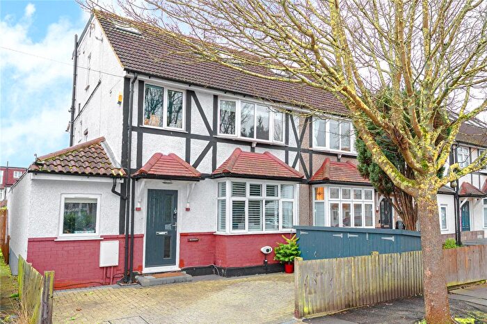 4 Bedroom Semi Detached House For Sale In Chudleigh Road, Twickenham, TW2