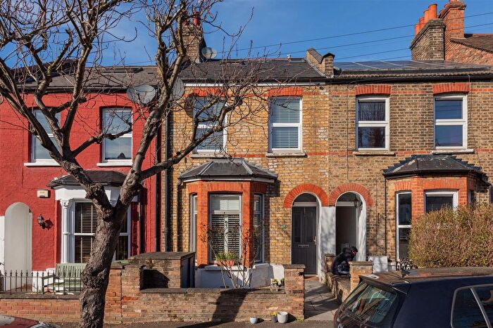 4 Bedroom Terraced House For Sale In Woodlands Road, Walthamstow, E17