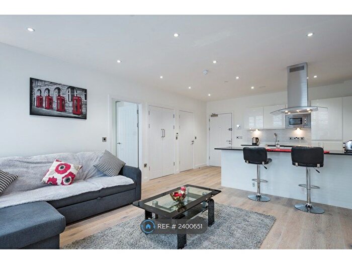 1 Bedroom Flat To Rent In Garrard House, Reading, RG1