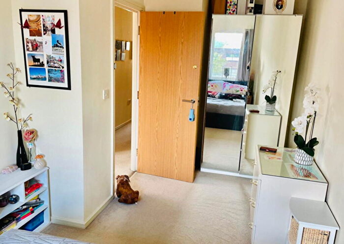 2 Bedroom Flat For Sale In Ruby Way, Colindale, London, NW9