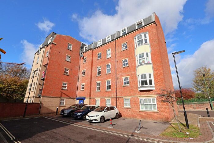 2 Bedroom Flat For Sale In Craven Street, Southampton, SO14