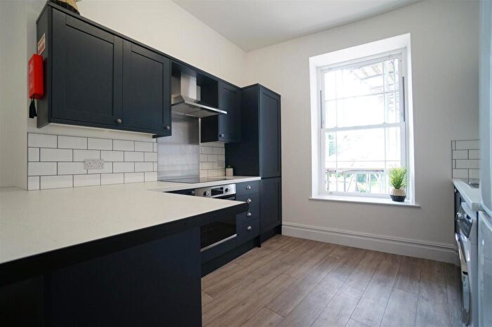 3 Bedroom Apartment To Rent In Menai View Terrace, Bangor, LL57