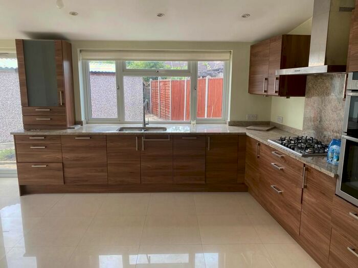 3 Bedroom Semi-Detached House To Rent In Central Avenue, Waltham Cross, EN8