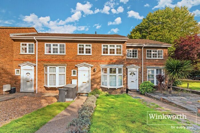 3 Bedroom Terraced House To Rent In Caygill Close, Bromley, BR2