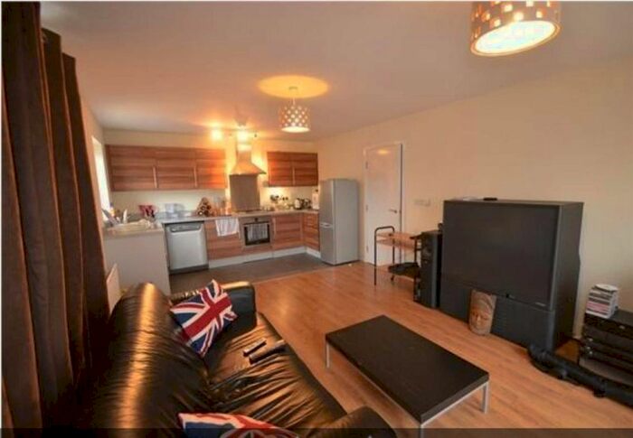 2 Bedroom Flat To Rent In Domus Court, Fortune Avenue, Edgware, HA8