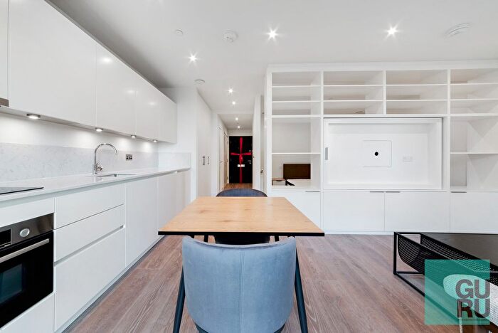 1 Bedroom Flat To Rent In Twelve Trees Park, London, E16