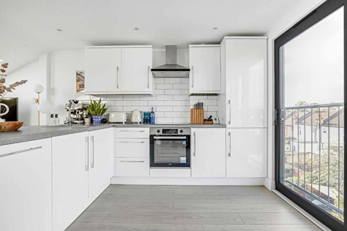 1 Bedroom Flat To Rent In Heaton Road, Mitcham, CR4