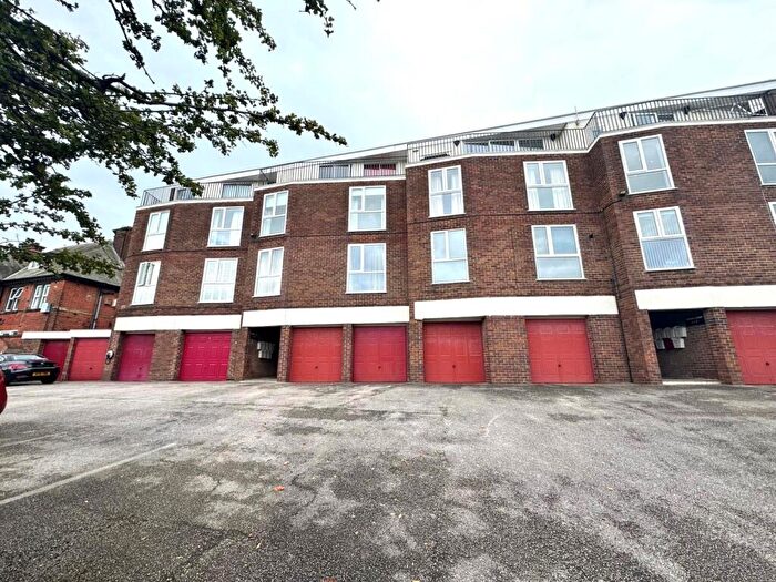 2 Bedroom Apartment To Rent In North Drive, Wallasey, CH45