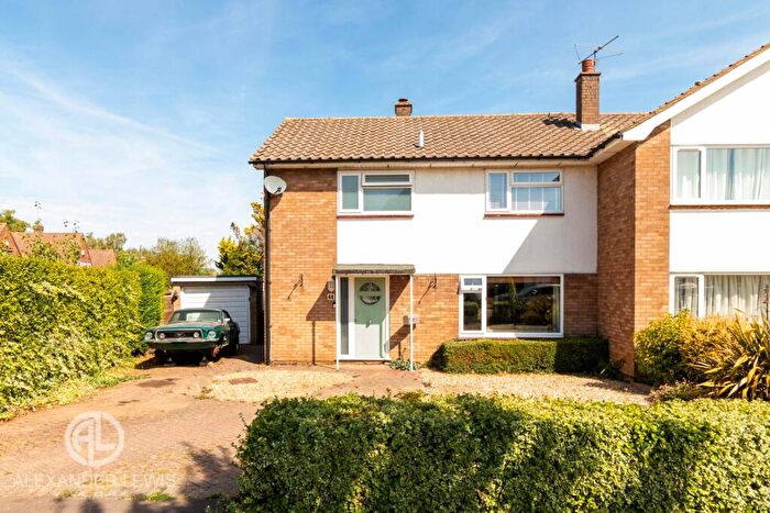 3 Bedroom Semi-Detached House For Sale In Whitethorn Lane, Letchworth Garden City, SG6