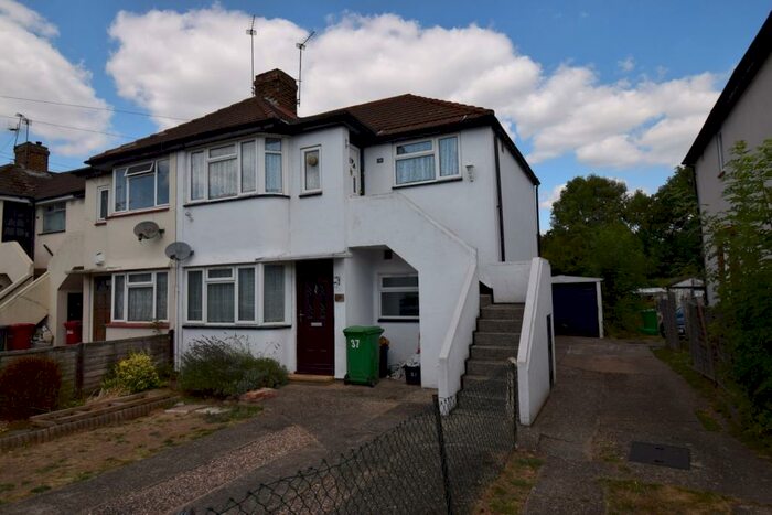 1 Bedroom Apartment To Rent In Wiltshire Avenue, Slough, Berks, SL2