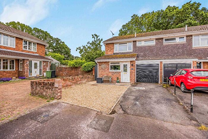3 Bedroom Semi-Detached House For Sale In West End, Southampton, SO30