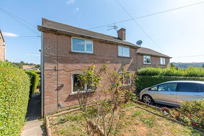 3 Bedroom Semi Detached House For Sale In Cotswold Road, Cashes Green, Stroud, GL5