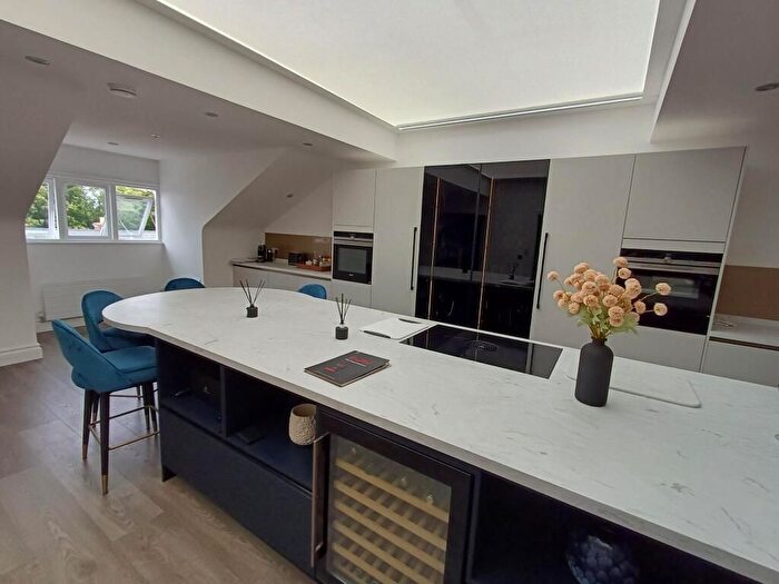 2 Bedroom Flat To Rent In High Street, Staines-Upon-Thames, TW18