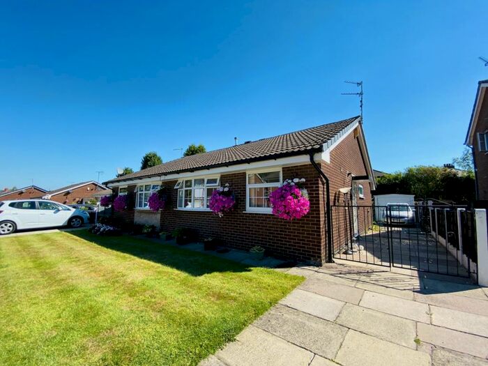 2 Bedroom Bungalow To Rent In Thornholme Close, Gorton, Manchester, M18