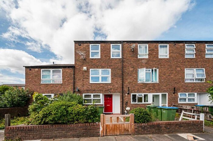 3 Bedroom Terraced House To Rent In Maxey Road, Woolwich, London, SE18