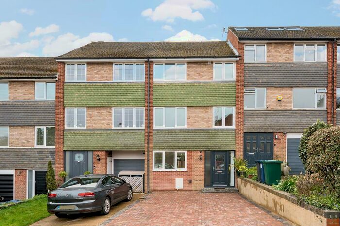 5 Bedroom Terraced House To Rent In South Close, Barnet, EN5