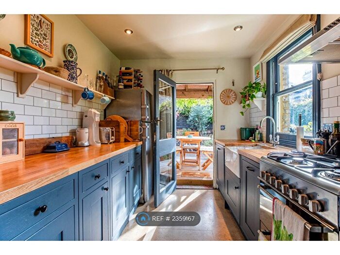 2 Bedroom Terraced House To Rent In Kilburn Lane, London, W10