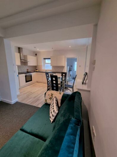 6 Bedroom Private Hall To Rent In Willow Lane, Lancaster, LA1