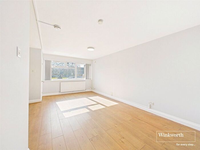Studio To Rent In Beverley Drive, Edgware, HA8