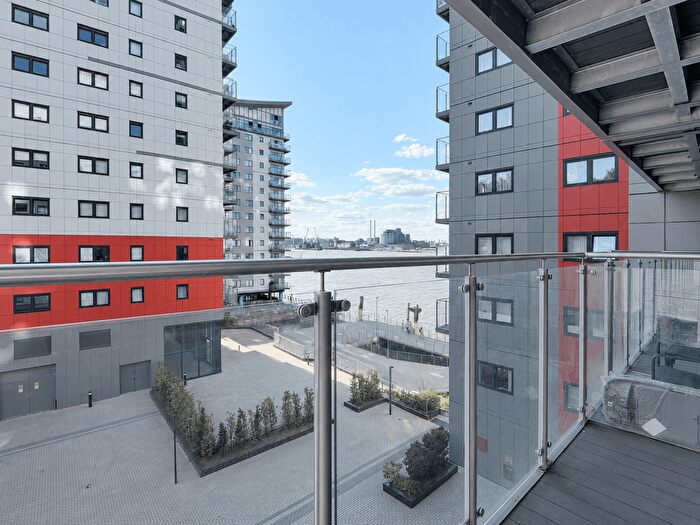 2 Bedroom Flat To Rent In Mast Quay, London, SE18