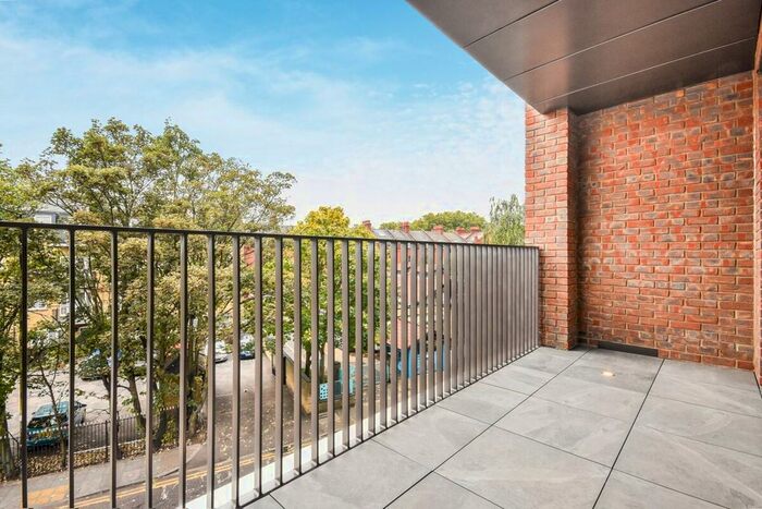 2 Bedroom Flat For Sale In Sidney Street, London, E1