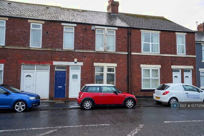 2 Bedroom Flat To Rent In Bamford Terrace, Newcastle Upon Tyne, NE12