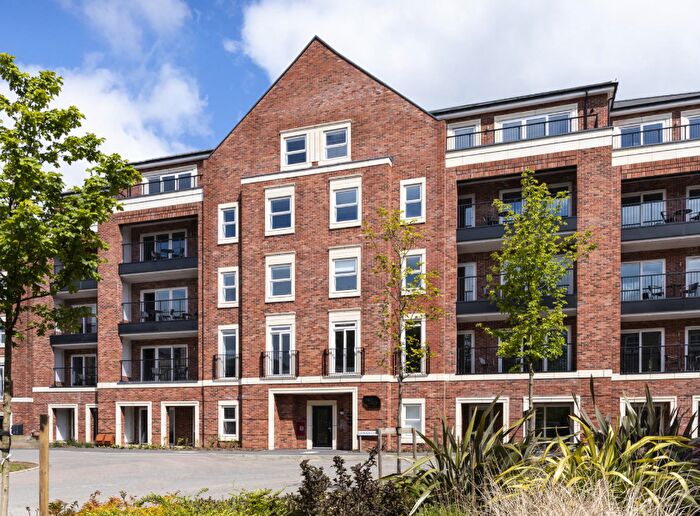 2 Bedroom Flat To Rent In Toye Avenue, London, N20