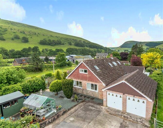 5 Bedroom Detached House For Sale In New Radnor, Presteigne, LD8
