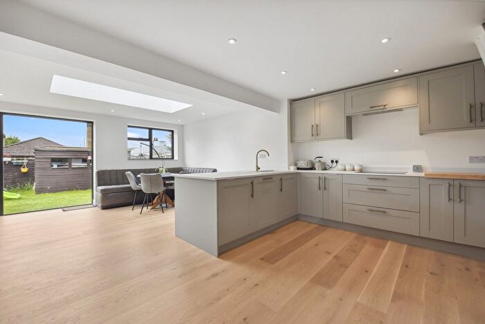 3 Bedroom Semi-detached House For Sale In Herdsdown, Rochester, ME3