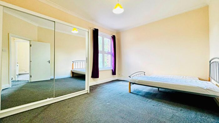 2 Bedroom Flat To Rent In Richmond Road, IG1